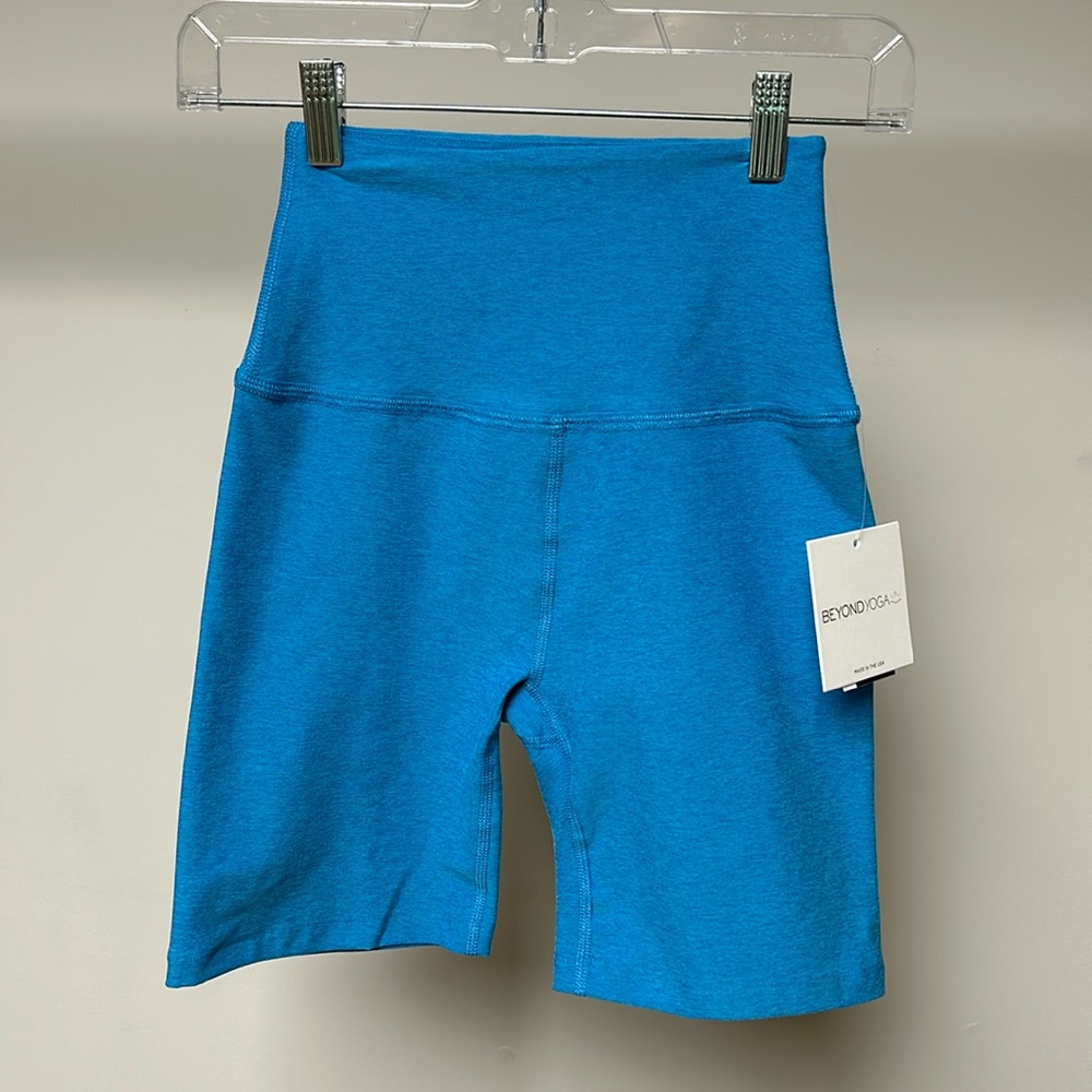 Beyond yoga high waisted biker short cali blue heather